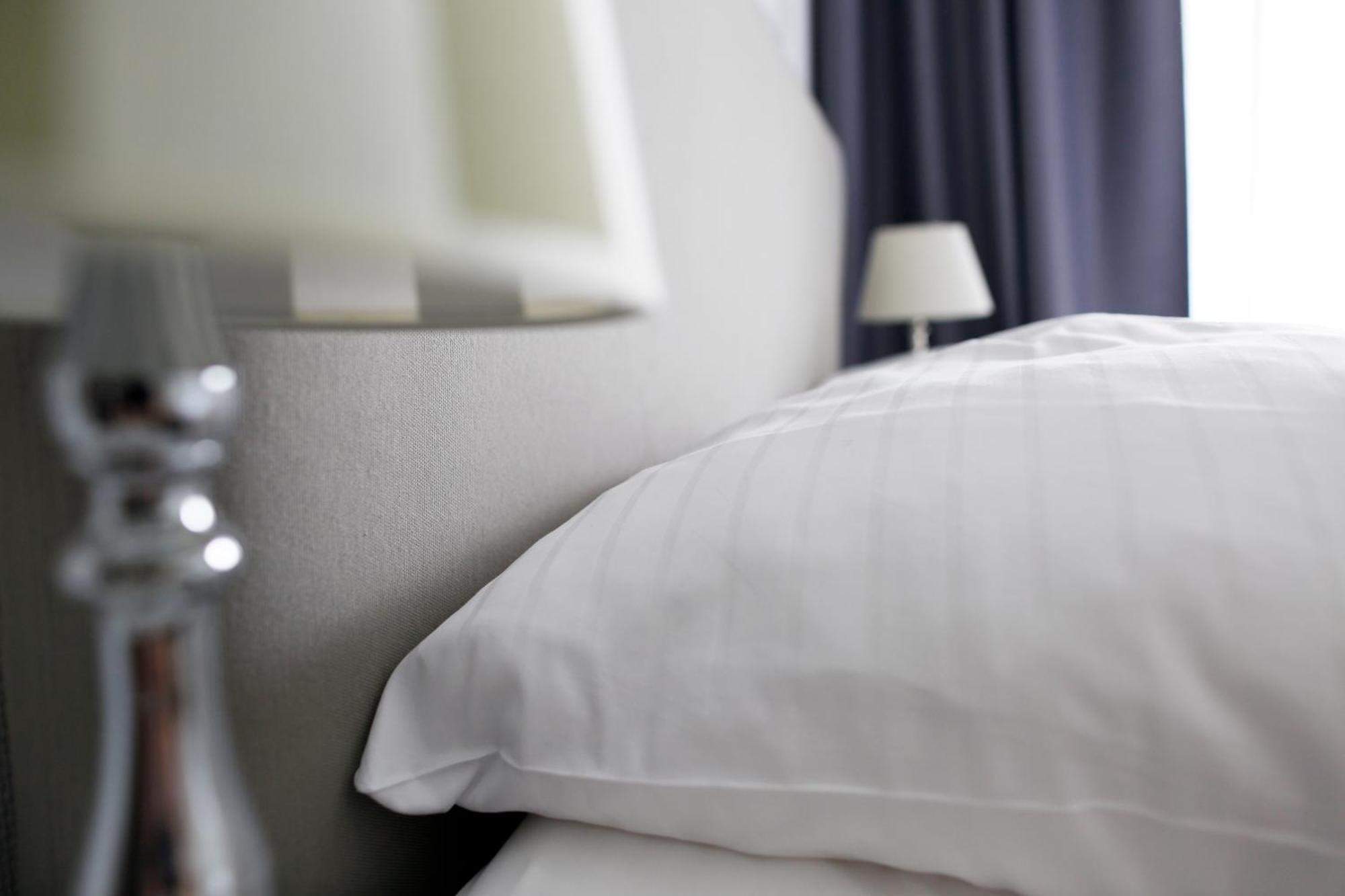 Nieb By Rockchair Apartments L Superhost Status L 3 Bedrooms Boxspringbeds 3 Bathrooms In Center "Kurfuerstendamm" - Cozy Family & Business Flair Welcomes You! Berlim Exterior foto