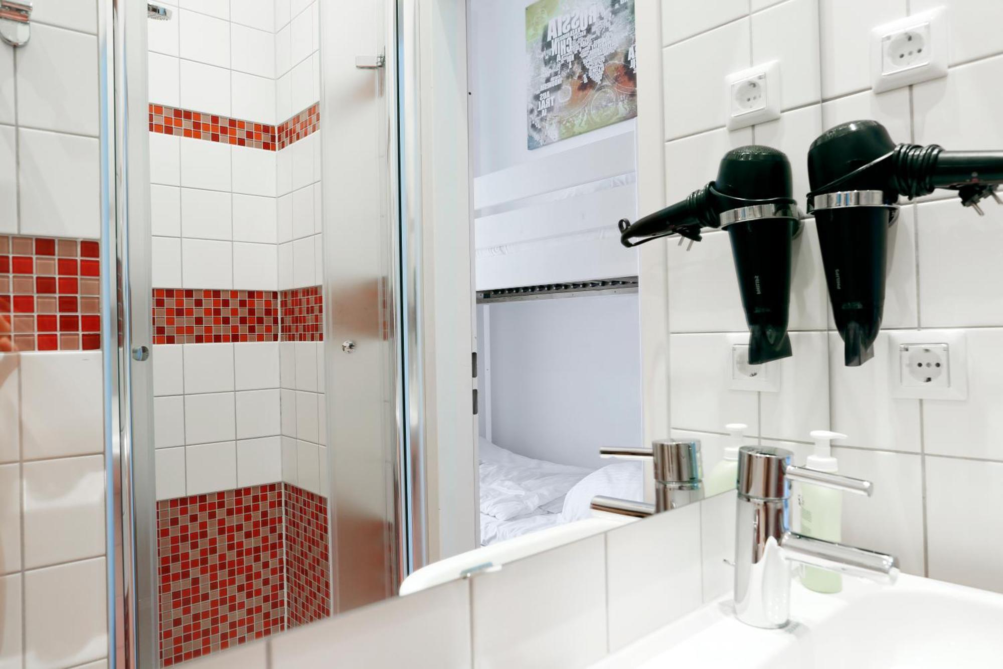 Nieb By Rockchair Apartments L Superhost Status L 3 Bedrooms Boxspringbeds 3 Bathrooms In Center "Kurfuerstendamm" - Cozy Family & Business Flair Welcomes You! Berlim Exterior foto
