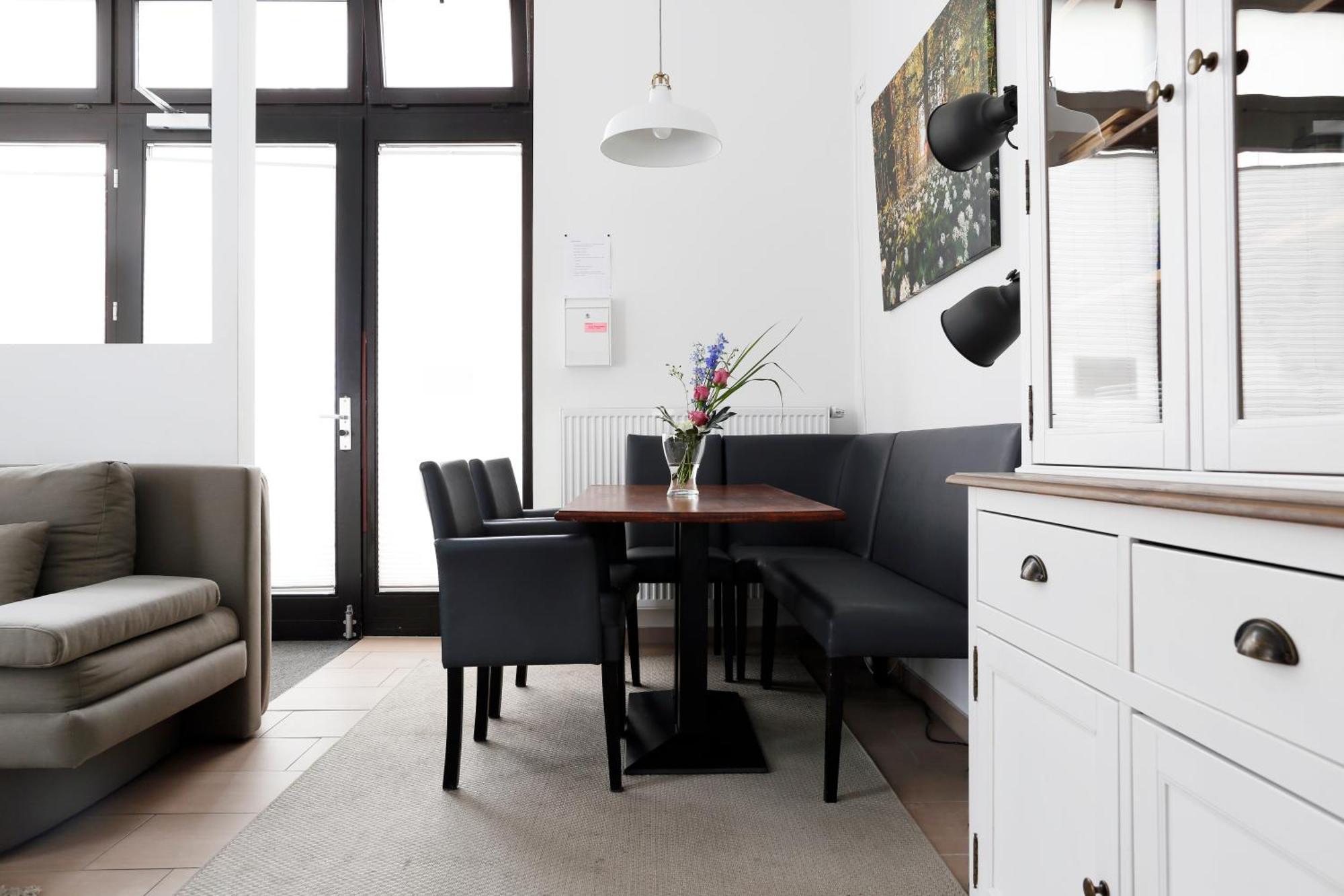Nieb By Rockchair Apartments L Superhost Status L 3 Bedrooms Boxspringbeds 3 Bathrooms In Center "Kurfuerstendamm" - Cozy Family & Business Flair Welcomes You! Berlim Exterior foto