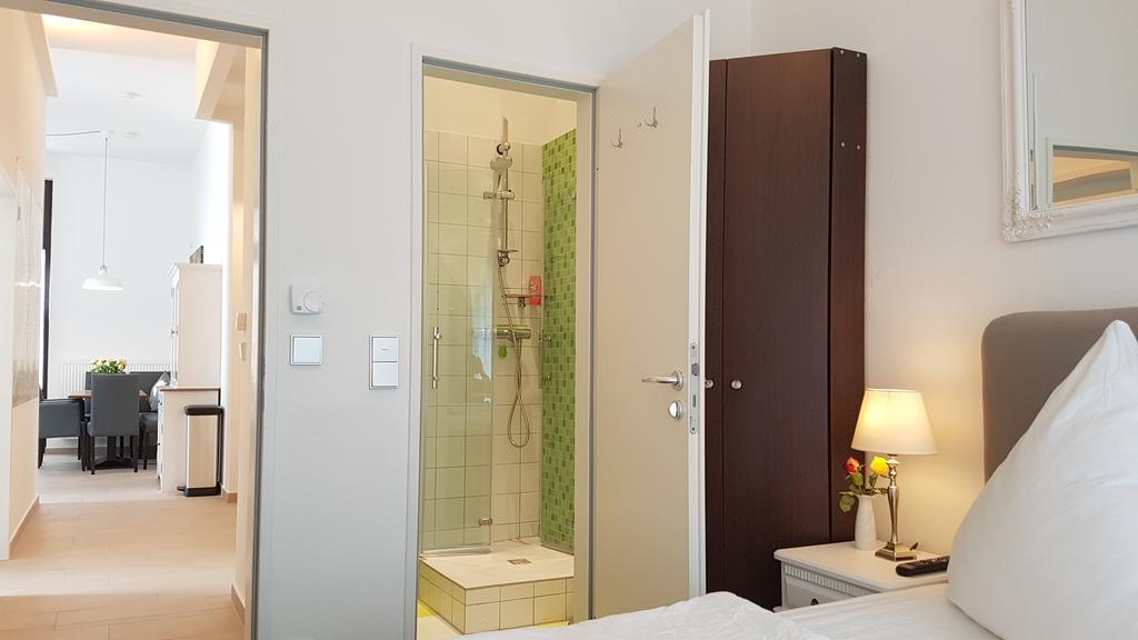 Nieb By Rockchair Apartments L Superhost Status L 3 Bedrooms Boxspringbeds 3 Bathrooms In Center "Kurfuerstendamm" - Cozy Family & Business Flair Welcomes You! Berlim Exterior foto